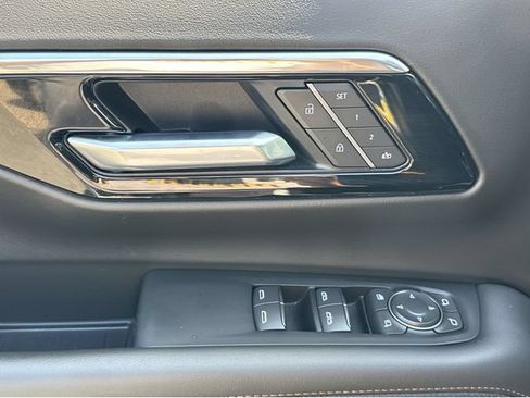 Certified 2025 Chevrolet Tahoe High Country AWD/4WD image 34