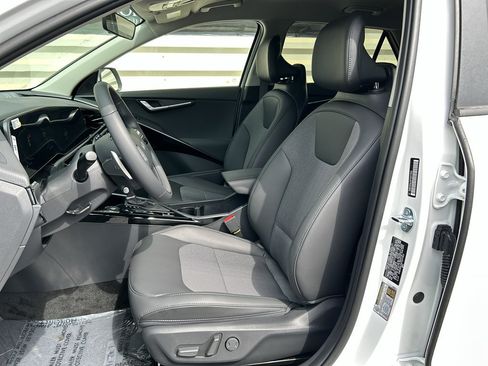 New 2026 Kia Niro EX FWD image 11