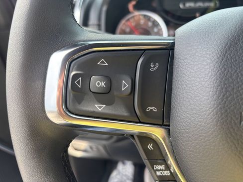 Used 2025 RAM 1500 Laramie AWD/4WD image 15