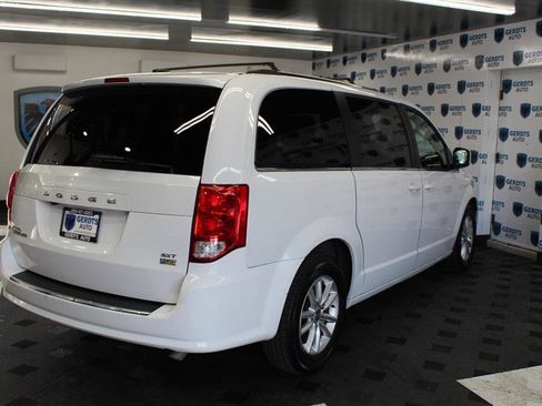 Used 2018 Dodge Grand Caravan SXT image 4