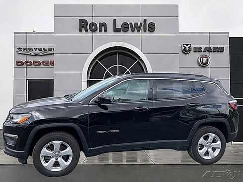 Used 2018 Jeep Compass Latitude w/ Popular Equipment Group AWD/4WD image 1
