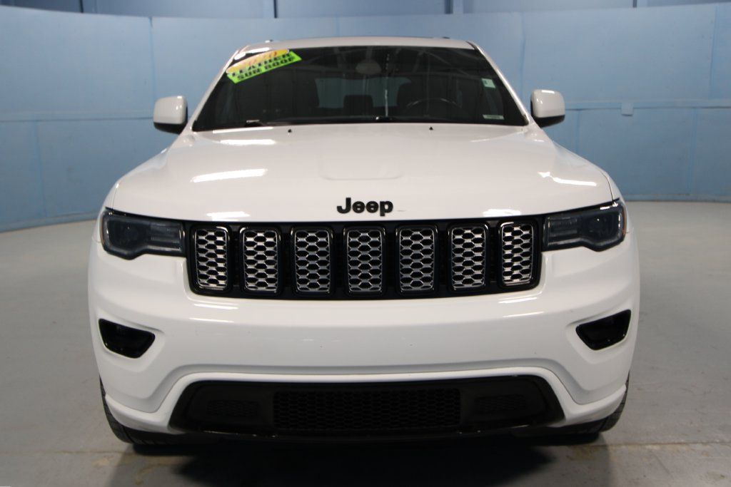 Used 2020 Jeep Grand Cherokee Altitude AWD/4WD image 28