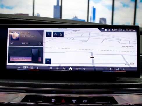 Used 2025 BMW 740i xDrive image 19