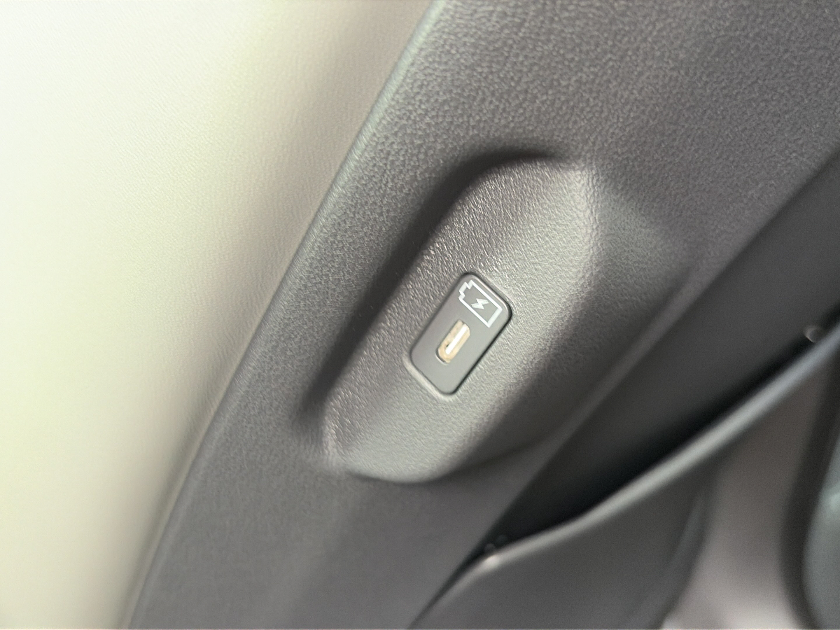 New 2027 Kia Seltos EX w/ EX Panoramic Sunroof Package FWD image 13