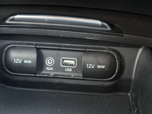 Used 2018 Kia Optima LX w/ 17" Alloy Wheels Package image 32