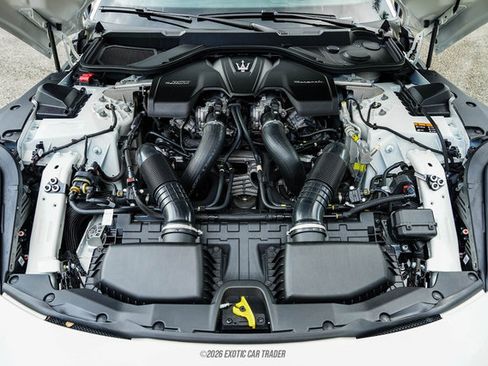 Used 2024 Maserati GranTurismo Trofeo AWD/4WD image 15
