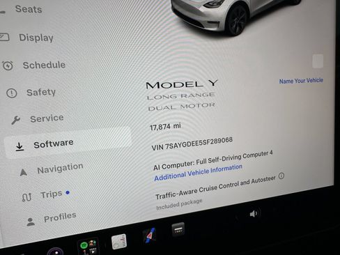 Used 2025 Tesla Model Y Long Range AWD/4WD image 23