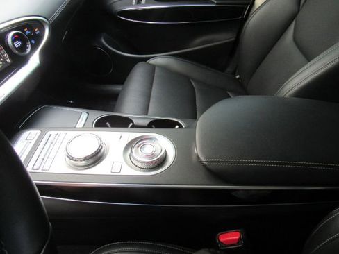 Used 2022 Genesis GV70 2.5T image 42