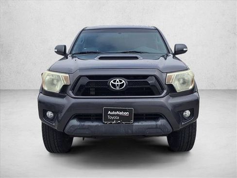 Used 2014 Toyota Tacoma PreRunner w/ TRD Sport Package image 2