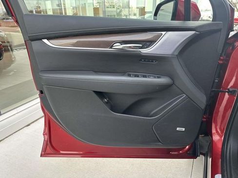 Certified 2025 Cadillac XT6 Sport w/ Platinum Package AWD/4WD image 14