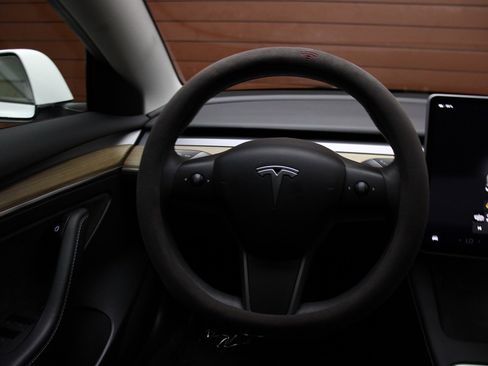 Used 2023 Tesla Model 3 Standard Range image 22