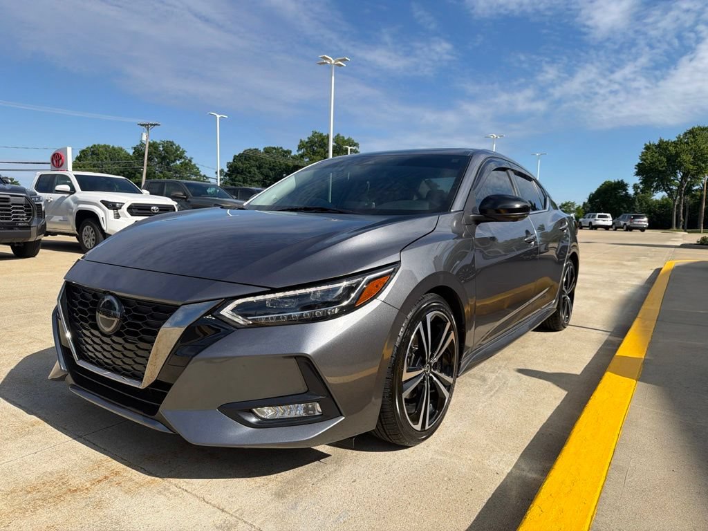 Used 2023 Nissan Sentra SR w/ SR Premium Package FWD image 3