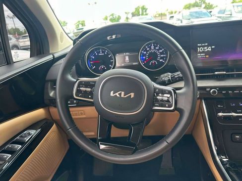 Used 2024 Kia Carnival EX FWD image 14