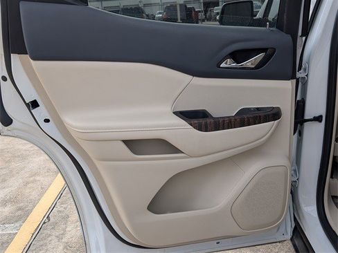 Certified 2023 GMC Acadia Denali w/ Denali Ultimate Package image 24