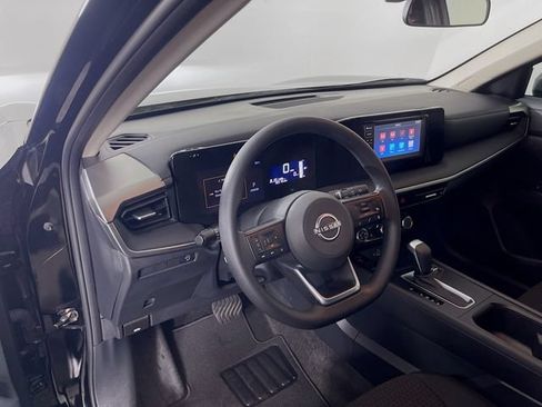 Used 2025 Nissan Kicks S FWD image 10