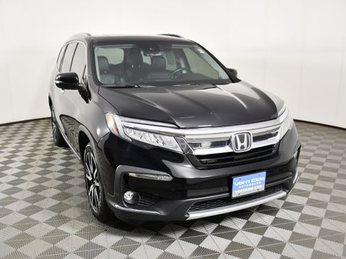 Used 2020 Honda Pilot Touring image 3