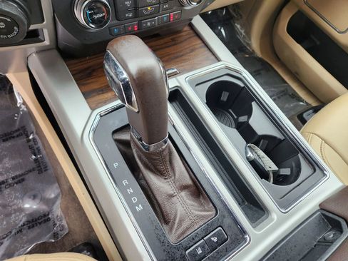 Used 2019 Ford F150 Lariat w/ Equipment Group 502A Luxury image 32