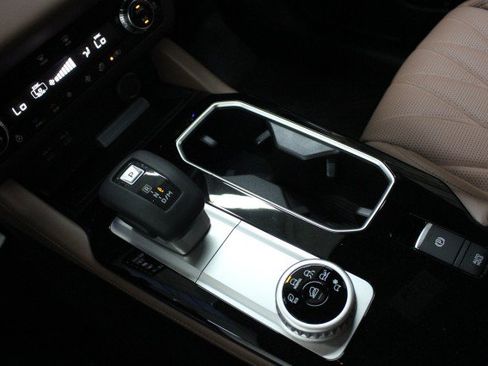 New 2026 Mitsubishi Outlander SEL image 14