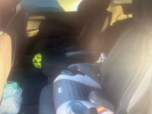 Used 2018 Chrysler Pacifica Touring Plus w/ S Appearance Package image 11