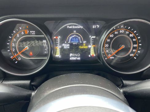 Used 2021 Jeep Wrangler Unlimited Sahara image 24