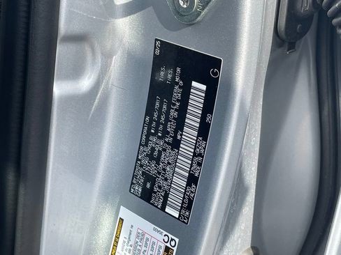 Used 2025 Toyota 4Runner SR5 AWD/4WD image 33