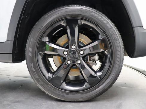 Used 2022 Jeep Grand Cherokee L Laredo image 44