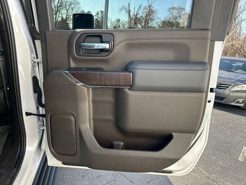 Used 2022 GMC Sierra 2500 Denali image 17