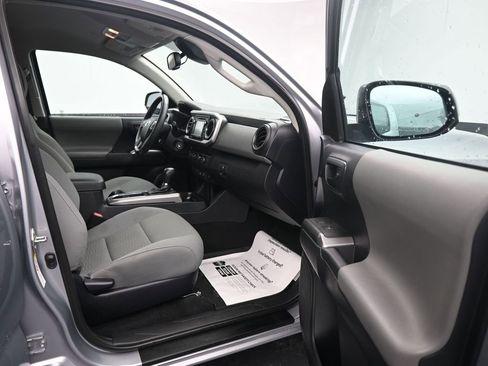 Used 2019 Toyota Tacoma SR5 image 13