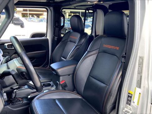 Used 2022 Jeep Gladiator Mojave w/ Cold Weather Group AWD/4WD image 11