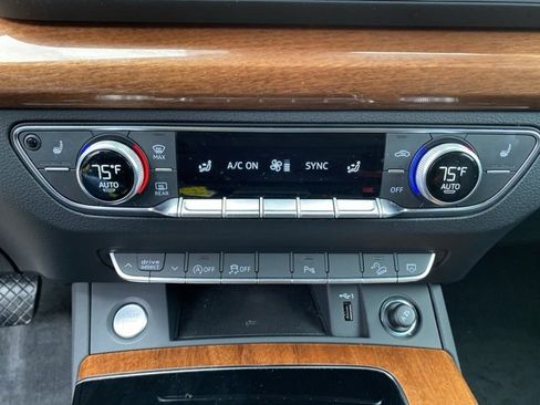 Used 2023 Audi Q5 2.0T Premium w/ Convenience Package image 26