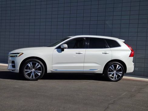 Used 2022 Volvo XC60 B5 Inscription w/ Climate Package FWD image 2