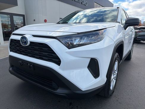 Used 2021 Toyota RAV4 LE image 13