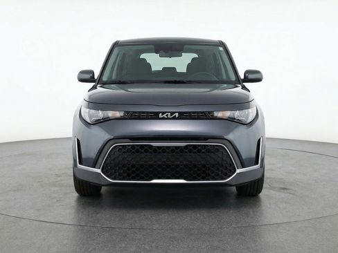 Used 2025 Kia Soul LX w/ LX Technology Package image 2