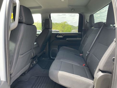 Used 2025 Chevrolet Silverado 2500 LT w/ Convenience Package image 3