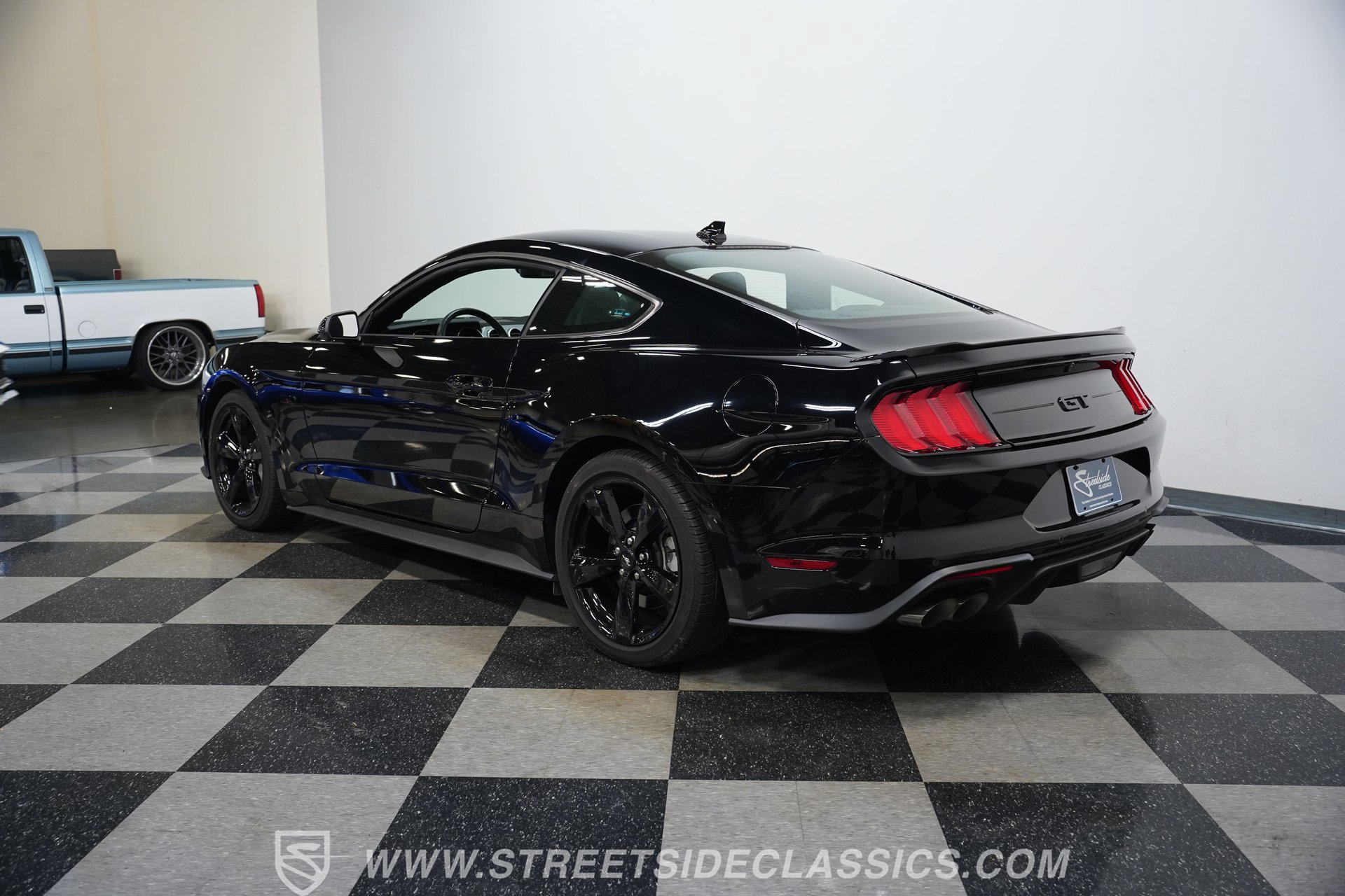 Used 2021 Ford Mustang GT w/ Black Accent Package RWD image 10