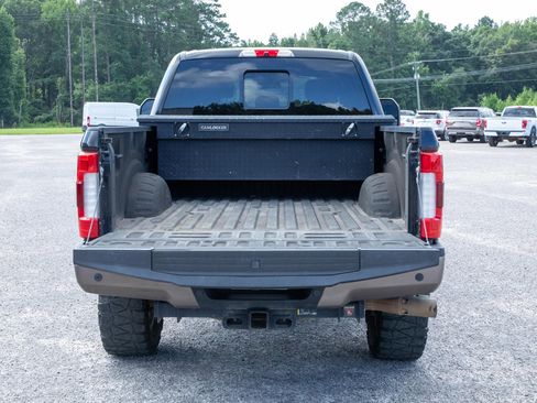 Used 2018 Ford F250 King Ranch w/ King Ranch Ultimate Package AWD/4WD image 3