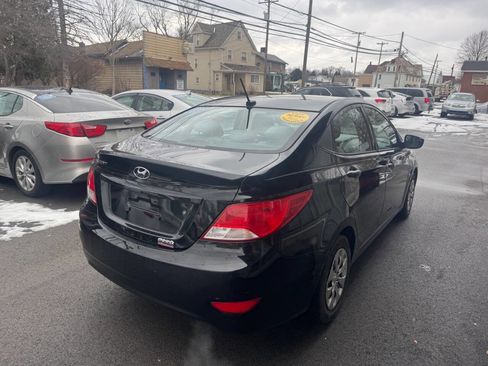 Used 2017 Hyundai Accent SE image 6