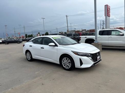 Used 2025 Nissan Sentra S FWD image 2