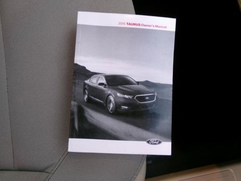 Used 2016 Ford Taurus SE image 33