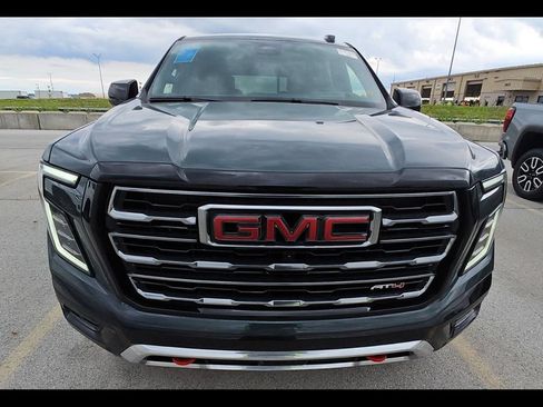 Used 2025 GMC Yukon AT4 w/ AT4 Premium Plus Package AWD/4WD image 5