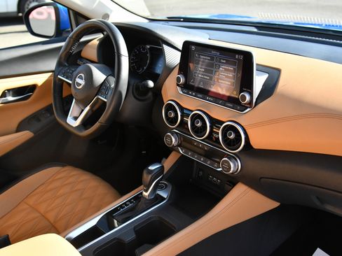 Used 2025 Nissan Sentra SV w/ SV Premium Package image 45