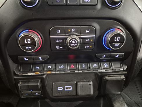Used 2019 Chevrolet Silverado 1500 LT Trail Boss AWD/4WD image 33