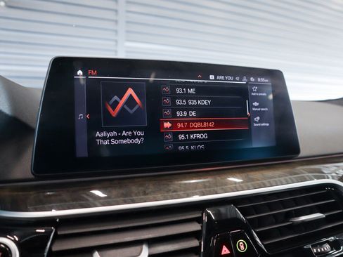 Used 2020 BMW 530i RWD image 19