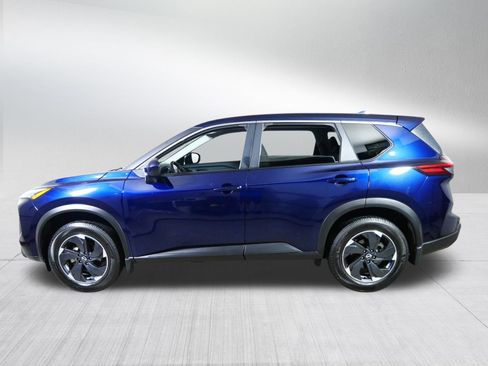 Used 2025 Nissan Rogue SV AWD/4WD image 4