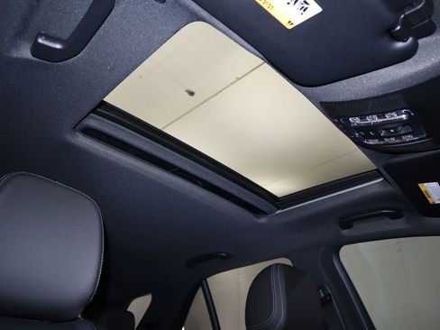 Certified 2025 Mercedes-Benz GLE 350 4MATIC image 19