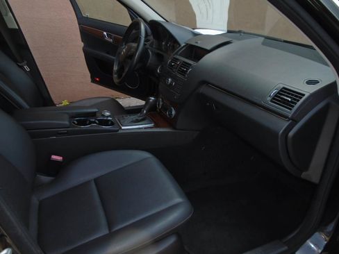 Used 2008 Mercedes-Benz C 300 Sedan image 11