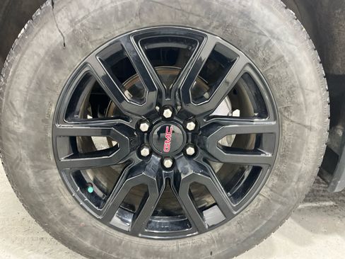 Certified 2022 GMC Sierra 1500 Elevation w/ Elevation Premium Package image 9