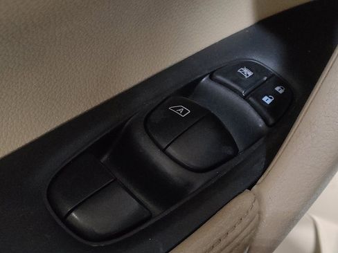 Used 2016 Nissan Rogue SL w/ SL Premium Package image 27