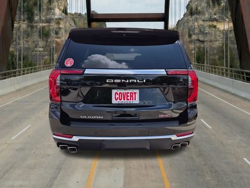 New 2026 GMC Yukon Denali w/ Sun & Power Step Package AWD/4WD image 9
