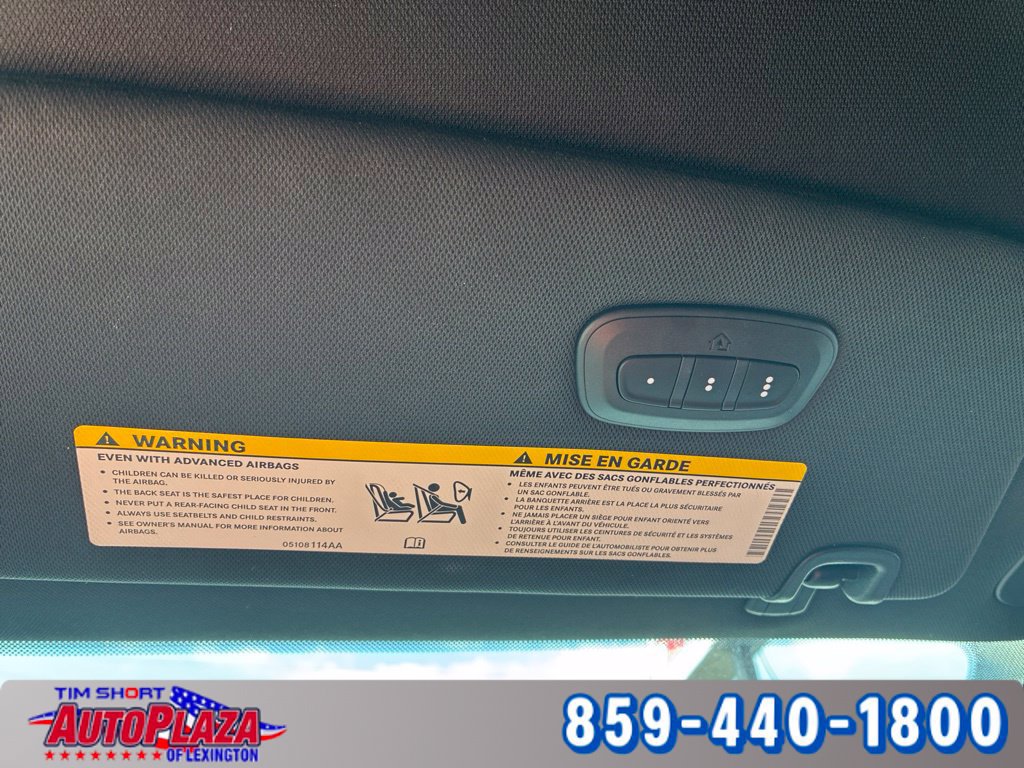 Used 2025 Chrysler Pacifica Select FWD image 36